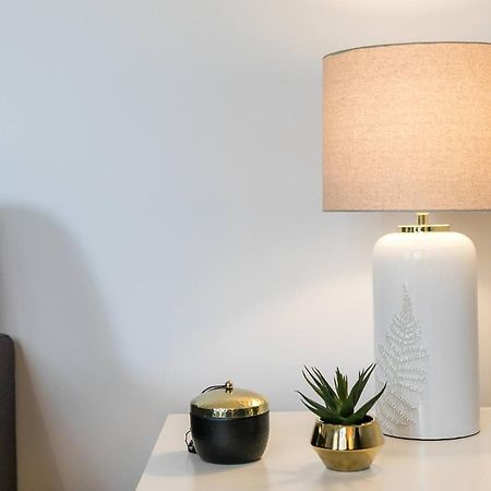 Castellana Suites Madrid Bagian luar foto