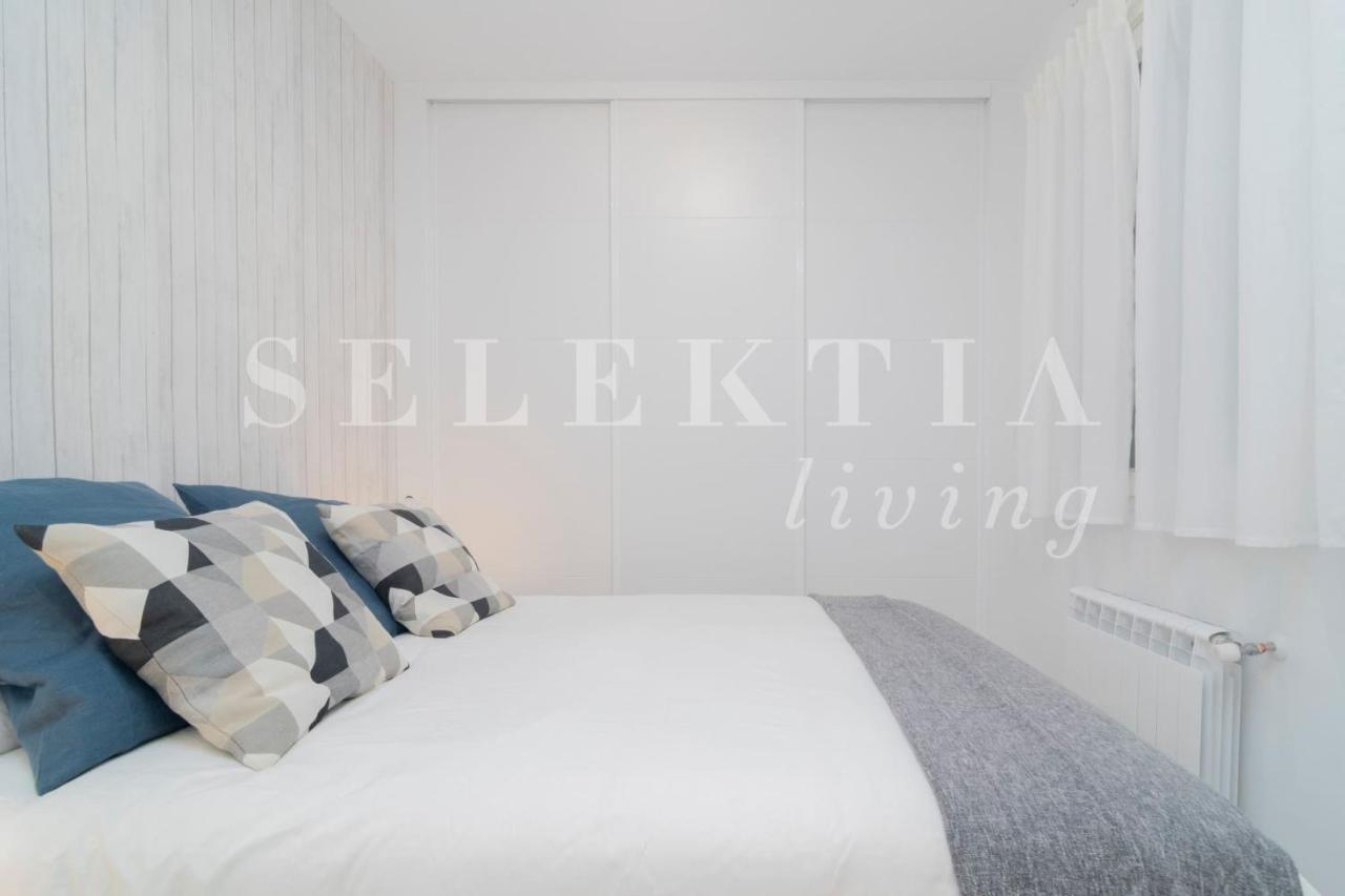 Castellana Suites Madrid Bagian luar foto