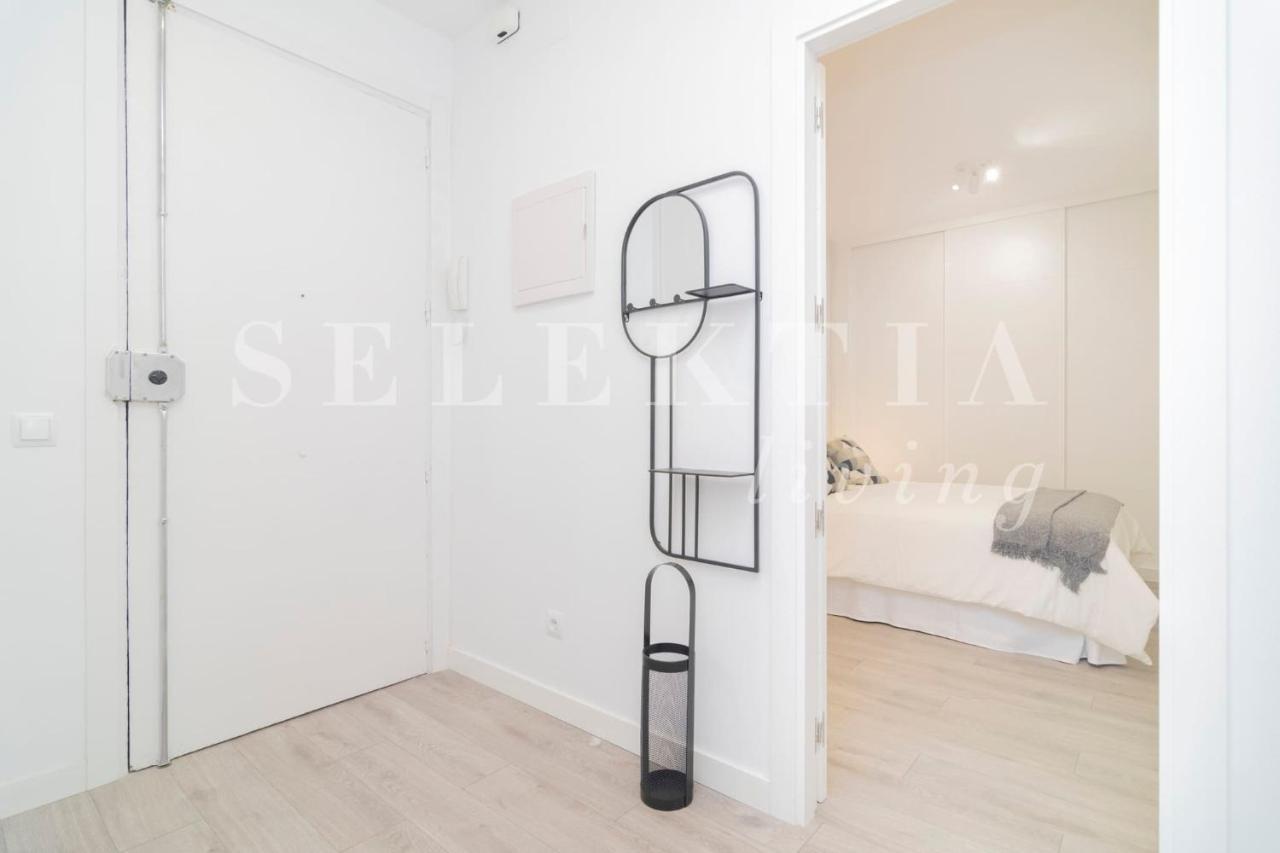 Castellana Suites Madrid Bagian luar foto