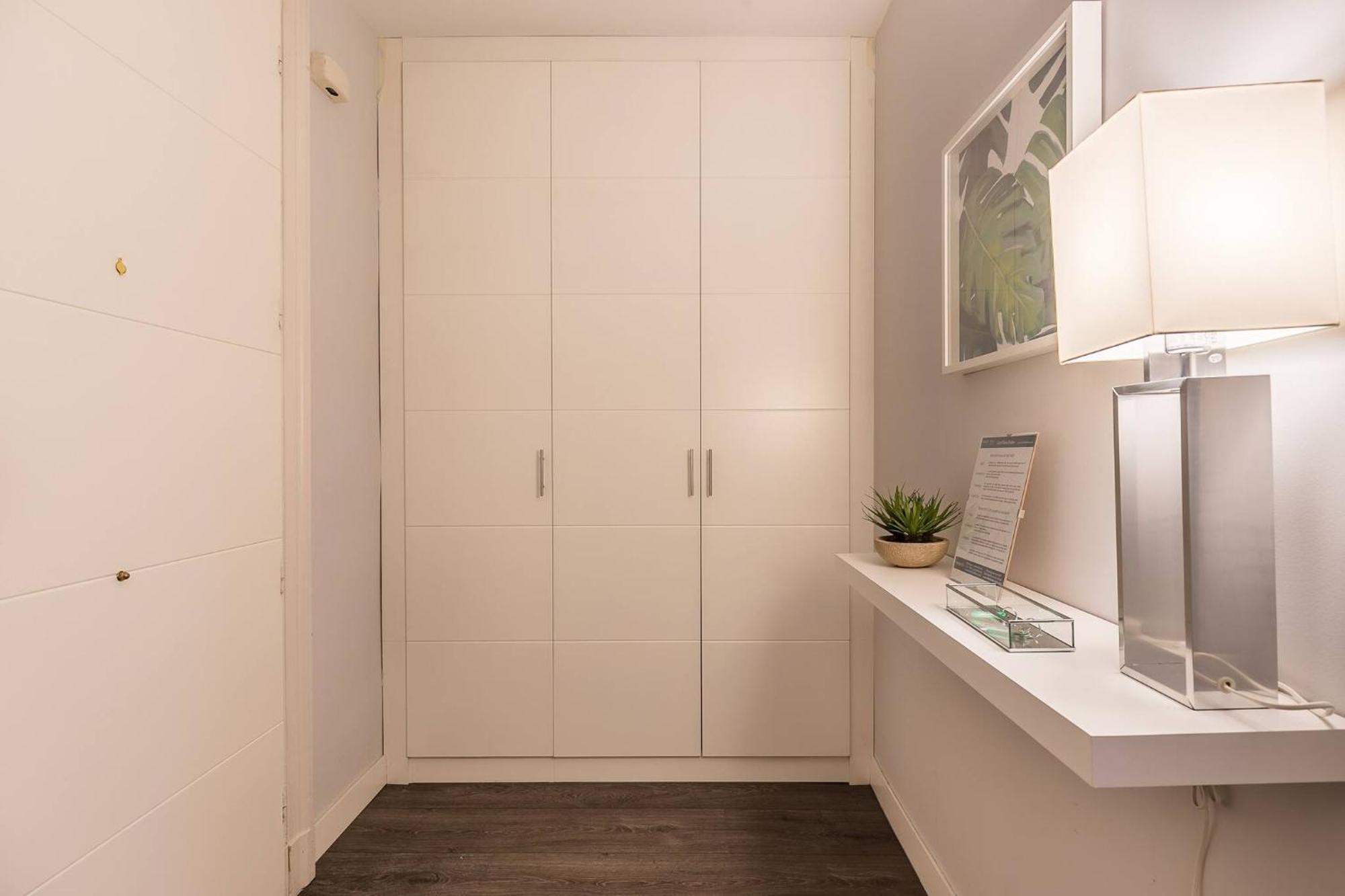 Castellana Suites Madrid Bagian luar foto