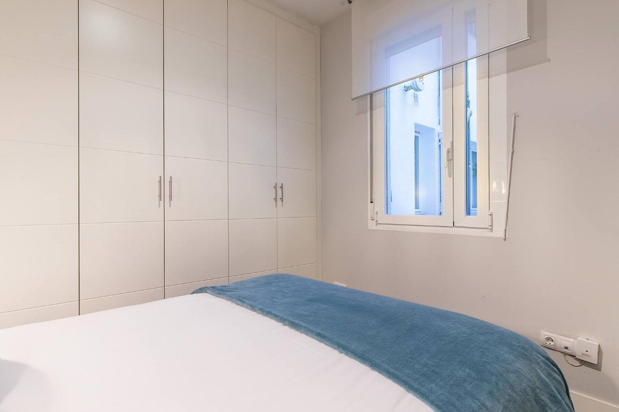 Castellana Suites Madrid Bagian luar foto
