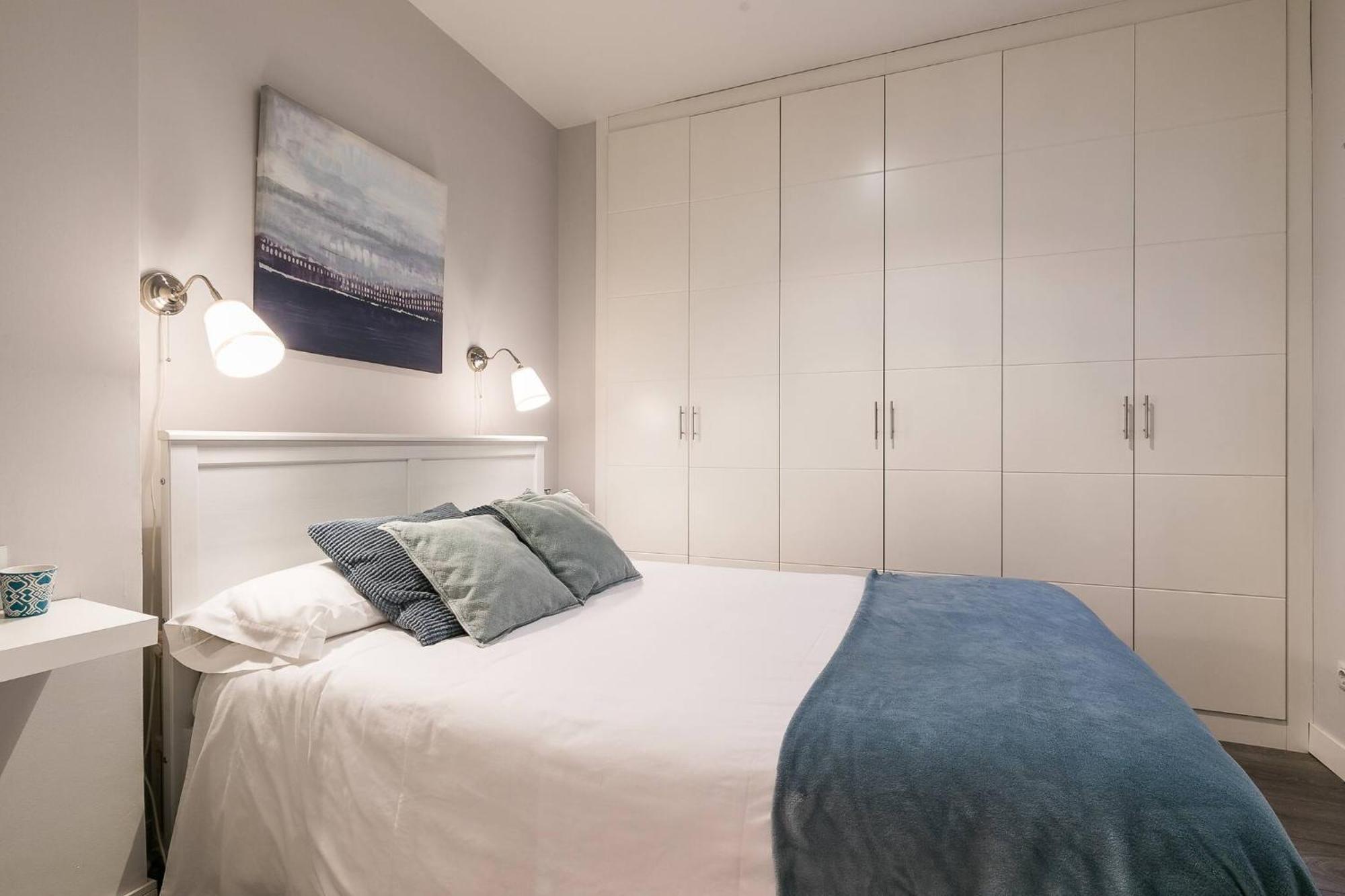 Castellana Suites Madrid Bagian luar foto