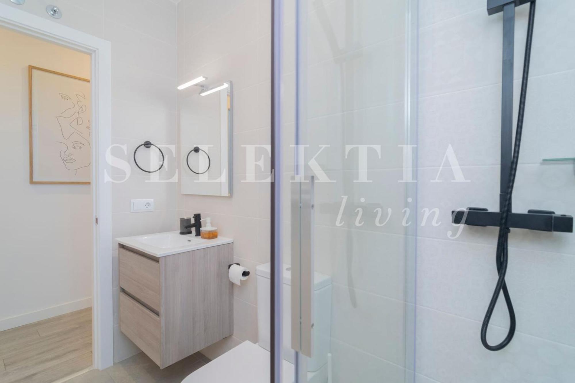 Castellana Suites Madrid Bagian luar foto