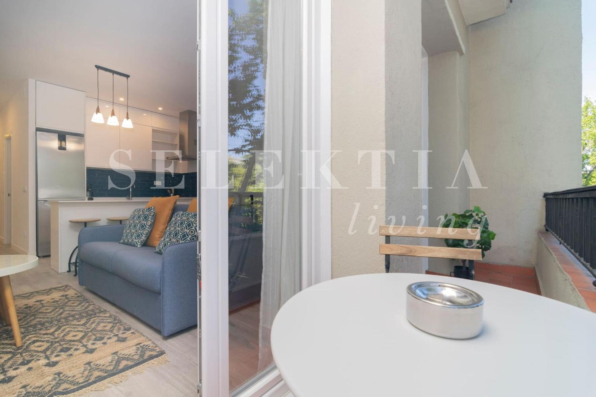 Castellana Suites Madrid Bagian luar foto