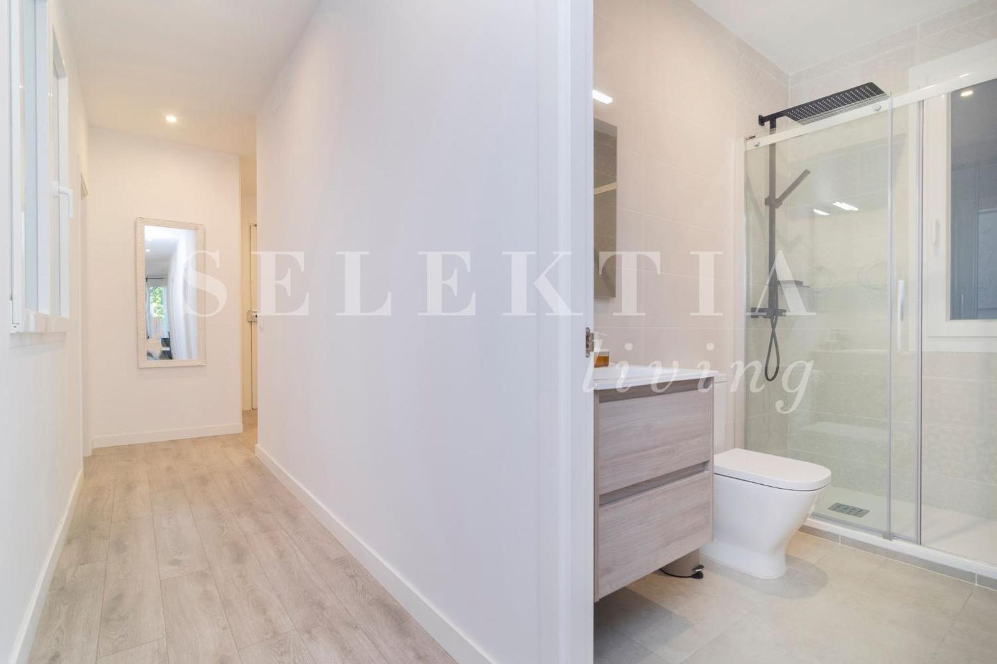 Castellana Suites Madrid Bagian luar foto