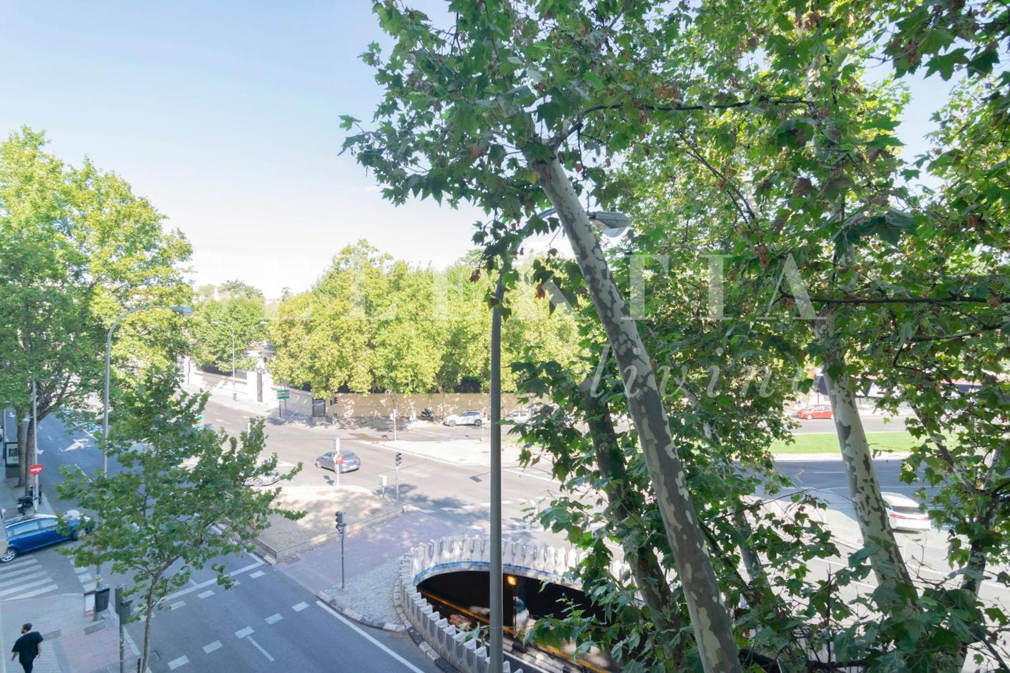 Castellana Suites Madrid Bagian luar foto