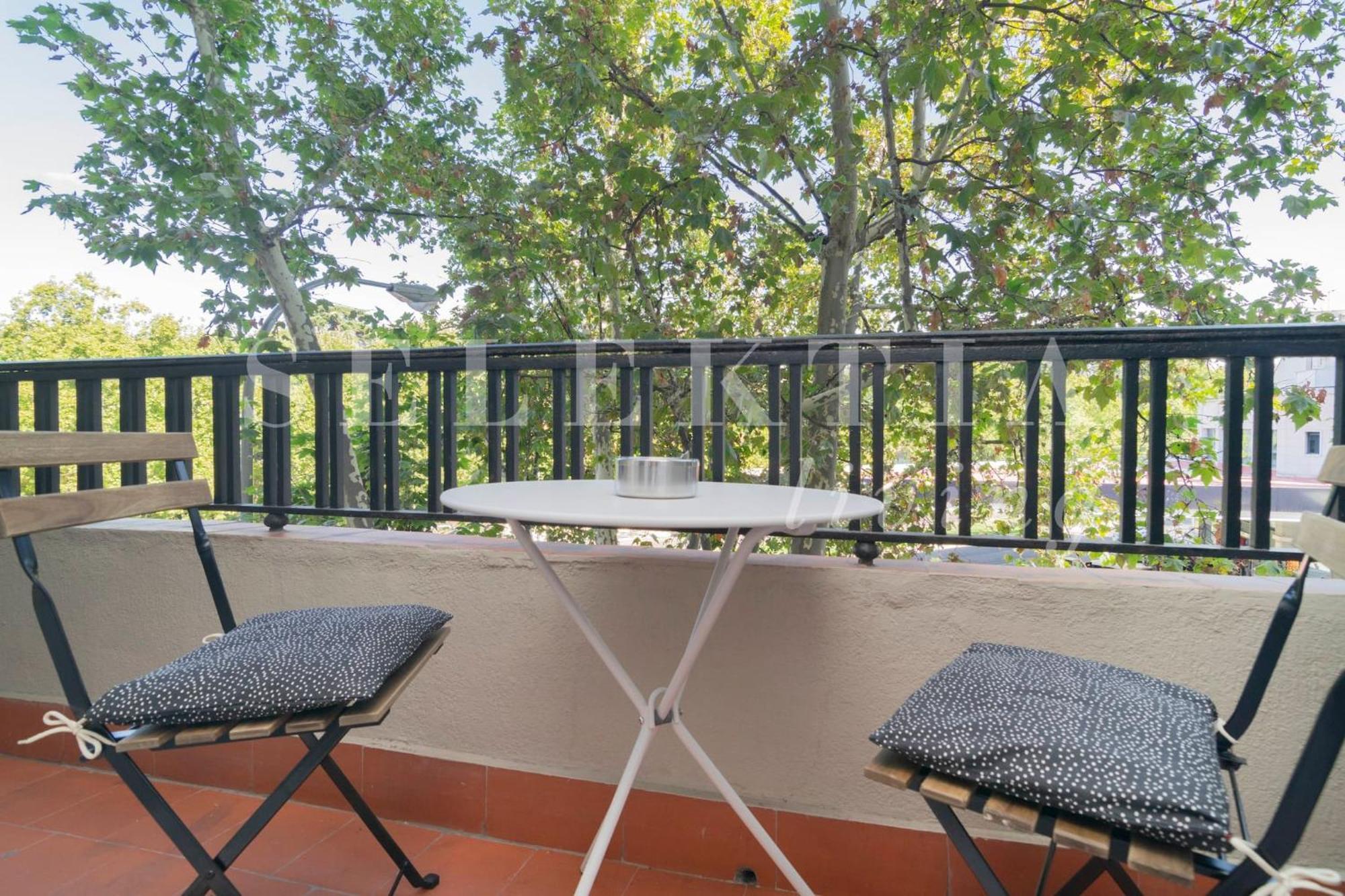 Castellana Suites Madrid Bagian luar foto