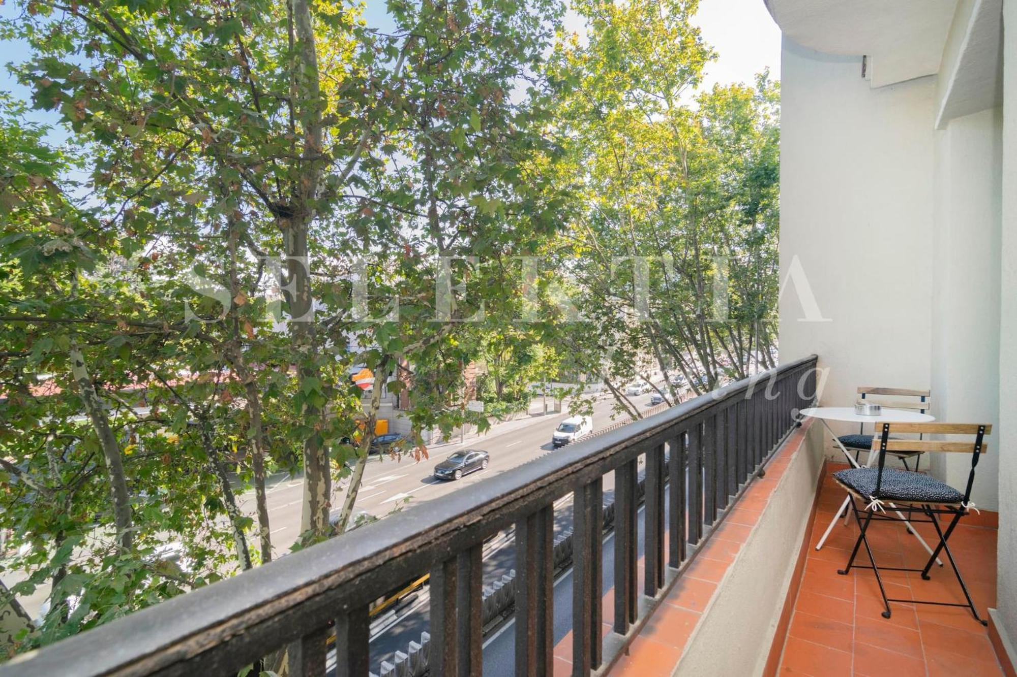 Castellana Suites Madrid Bagian luar foto